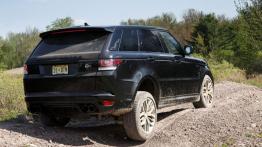 Land Rover Range Rover Sport II SVR Santorini Black (2016) - widok z tyłu