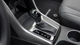 Hyundai Elantra GT Facelifting (2016) - dźwignia zmiany biegów