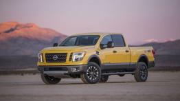 Nissan Titan XD (2016) - widok z przodu