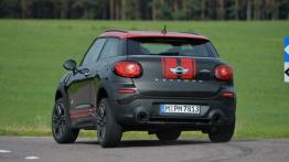 Mini Paceman John Cooper Works (2015) - widok z tyłu
