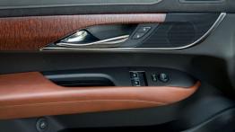 Cadillac ATS Coupe (2015) - drzwi kierowcy od wewnątrz