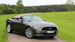 Ford Mustang VI Convertible 3.7 V6 304KM 224kW 2015-2017
