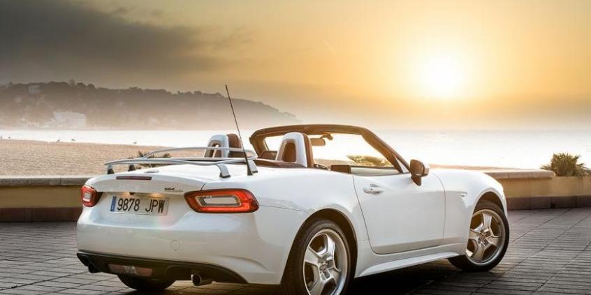  Fiat 124 Spider (2017)