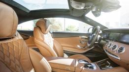 Mercedes S 500 4MATIC Coupe (C217) - widok ogólny wnętrza z przodu