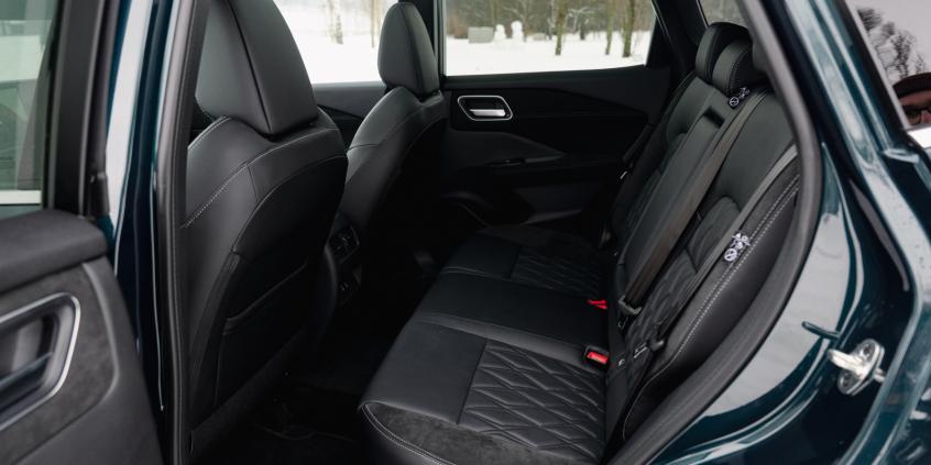 Porównanie: MG HS Hybrid+ Exclusive vs Nissan Qashqai e-Power Tekna+. Która hybryda lepsza?