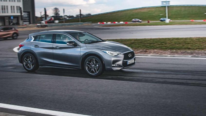 Infiniti Q30 1.5D 109KM 80kW 2015-2018