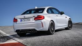 BMW M2 Competition (2018) - widok z tyłu