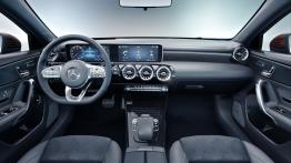 Mercedes Klasa A L Sedan (2018) - pe?ny panel przedni