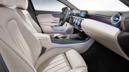 Mercedes-Benz Klasa A Sedan (2018) - widok ogólny wnętrza z przodu