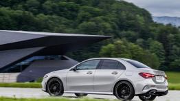 Mercedes-Benz Klasa A Sedan (2018) - lewy bok
