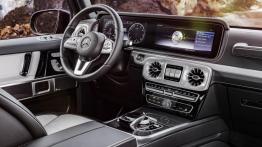 Mercedes-Benz Klasa G (2018) - widok ogólny wnętrza z przodu