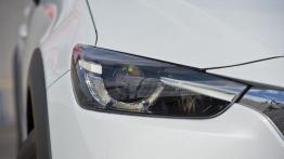 Mazda CX-3 SKYACTIV-G (2015) - prawy przedni reflektor - wyłączony