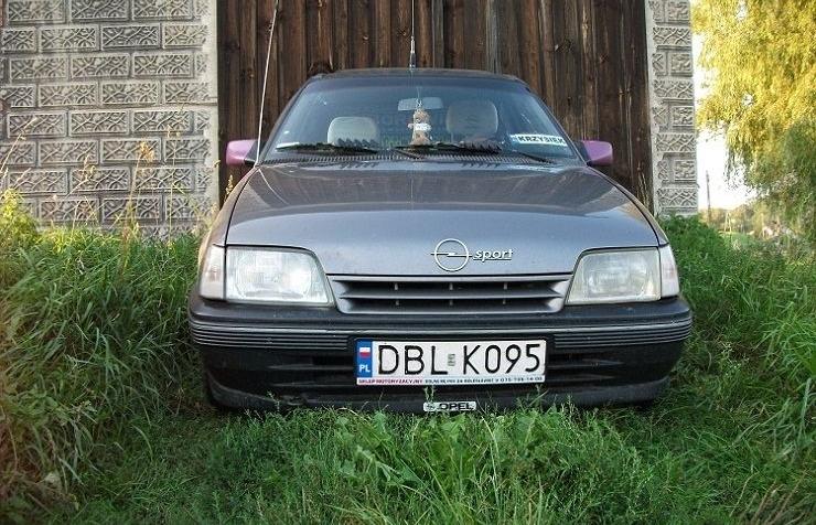 Opel Kadett E Hatchback 2.0 GSI 16V KAT 150KM 110kW 1988-1991