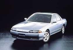 Nissan Skyline R32 Sedan 2.0 i R6 24V Turbo 4WD 215KM 158kW 1989-1993