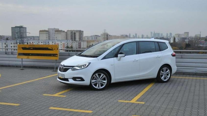 Opel Zafira C Tourer Facelifting 2.0 diesel 170KM 125kW 2016-2019