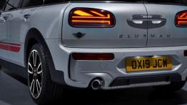 MINI John Cooper Works Clubman (2019) - ty? - reflektory w??czone