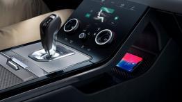 Range Rover Evoque (2019) - tunel ?rodkowy mi?dzy fotelami