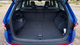Skoda Kodiaq RS (2019) - tył - bagażnik otwarty