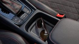 Skoda Kodiaq RS (2019) - tunel ?rodkowy mi?dzy fotelami
