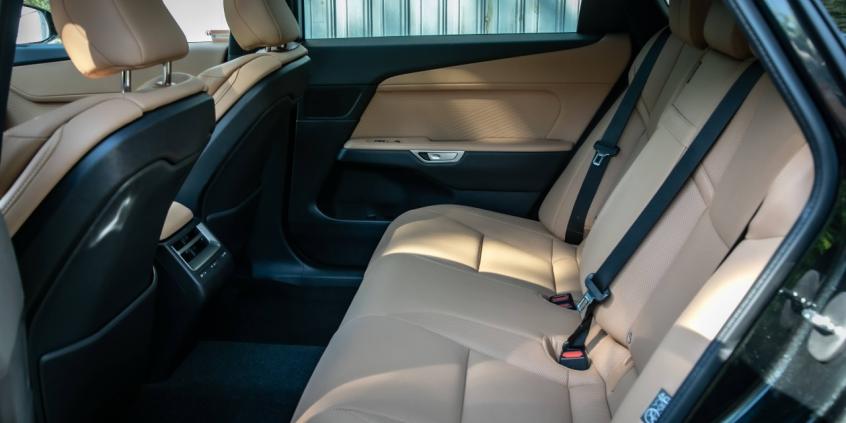 Pierwsza jazda: Lexus ES 500e AWD Prestige ma poważne zadanie i wszelkie atuty by mu sprostać