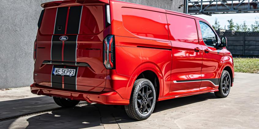 Test: Ford Transit Custom Van L1 PHEV Sport. Hybrydowy dostawczak to już nie fanaberia a wybór z rozsądku