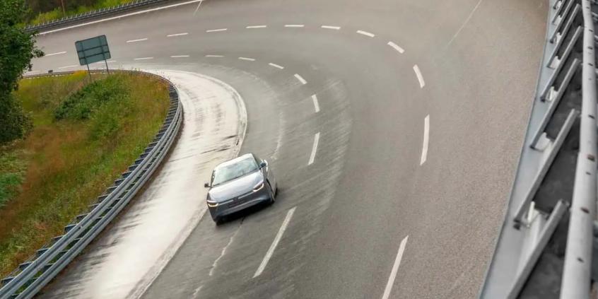 Ten Volkswagen zużywa rekordowo mało prądu. Przejechał 1274 km na jednym ładowaniu