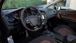 Kia ceed Sportswagon II (2012) - pełny panel przedni