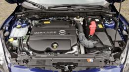 Mazda 3 hatchback 2012 - maska otwarta