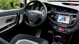Kia ceed Sportswagon II (2012) - kokpit