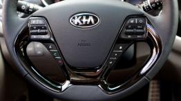 Kia ceed Sportswagon II (2012) - sterowanie w kierownicy