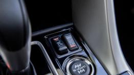 Mitsubishi Eclipse Cross 1.5 T 163 KM - galeria redakcyjna (2) - widok ogólny wnętrza z przodu