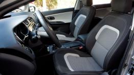 Kia ceed Sportswagon II (2012) - widok ogólny wnętrza z przodu