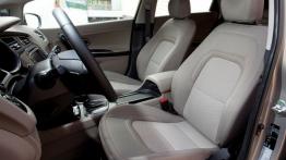 Kia ceed Sportswagon II (2012) - widok ogólny wnętrza z przodu