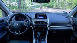 Mitsubishi Eclipse Cross 1.5 T 163 KM - galeria redakcyjna (2) - inny element panelu przedniego