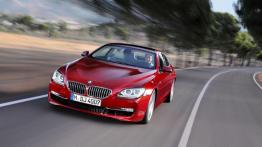 BMW seria 6 Coupe 2012 - przód - reflektory włączone