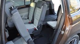 Volkswagen Touran 2.0 TDI 150 KM (wnętrze) - galeria redakcyjna - widok ogólny wnętrza