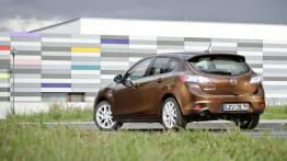 Mazda 3 hatchback 2012 - widok z tyłu