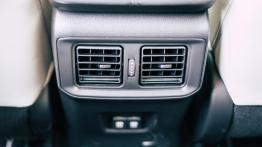 Toyota RAV4 2.5 Hybrid Dynamic Force 218 KM - galeria redakcyjna (2) - widok ogólny wnętrza