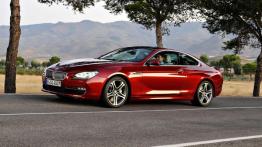 BMW seria 6 Coupe 2012 - przód - reflektory włączone