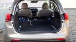 Kia ceed Sportswagon II (2012) - tylna kanapa złożona, widok z bagażnika