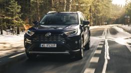 Toyota RAV4 2.5 Hybrid Dynamic Force 218 KM - galeria redakcyjna (2) - widok z przodu
