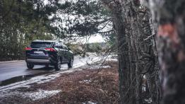 Toyota RAV4 2.5 Hybrid Dynamic Force 218 KM - galeria redakcyjna (2) - widok z ty?u