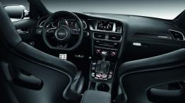 Audi RS4 Avant 2012 - pełny panel przedni