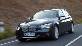 BMW 120d 2012 - przód - reflektory włączone