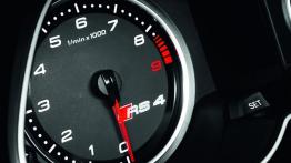 Audi RS4 Avant 2012 - obrotomierz