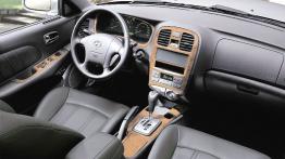 Hyundai Sonata 2002 - pełny panel przedni