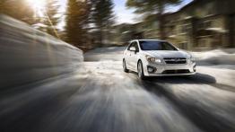 Subaru Impreza 2012 - przód - reflektory włączone