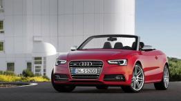 Audi S5 Cabrio 2012 - przód - reflektory włączone