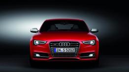 Audi S5 Sportback 2012 - przód - reflektory włączone