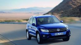 Volkswagen Tiguan 2012 - przód - reflektory włączone